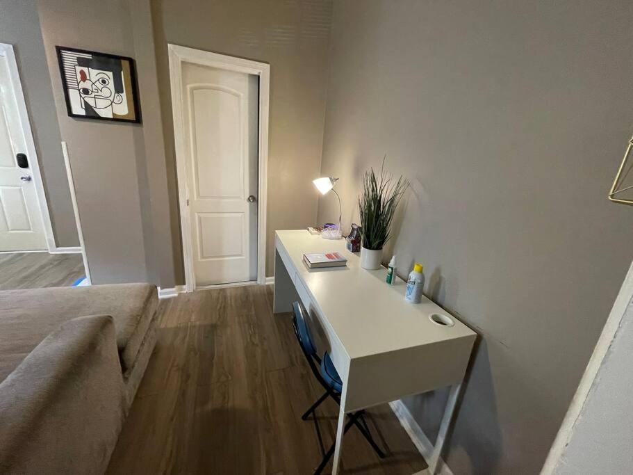 Red Line Corporate Housing Chicago