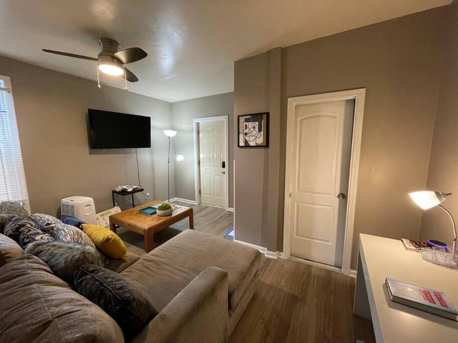 Apartment Red Line Corporate Housing