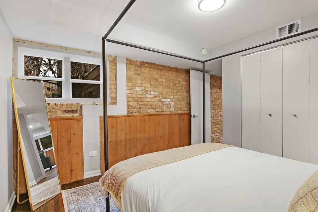 Stylish & Blissful 2br In - Barry 837-gb Apartment Chicago