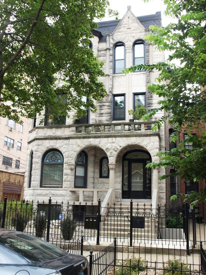 Stone Mansion Sleeps 10-20 Free Tv & Parking Chicago