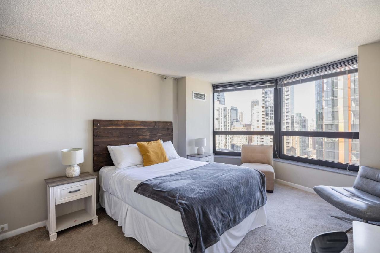3br Stunning Spacious Sky Loft Indoor Pool, Parking & Incredible Views *