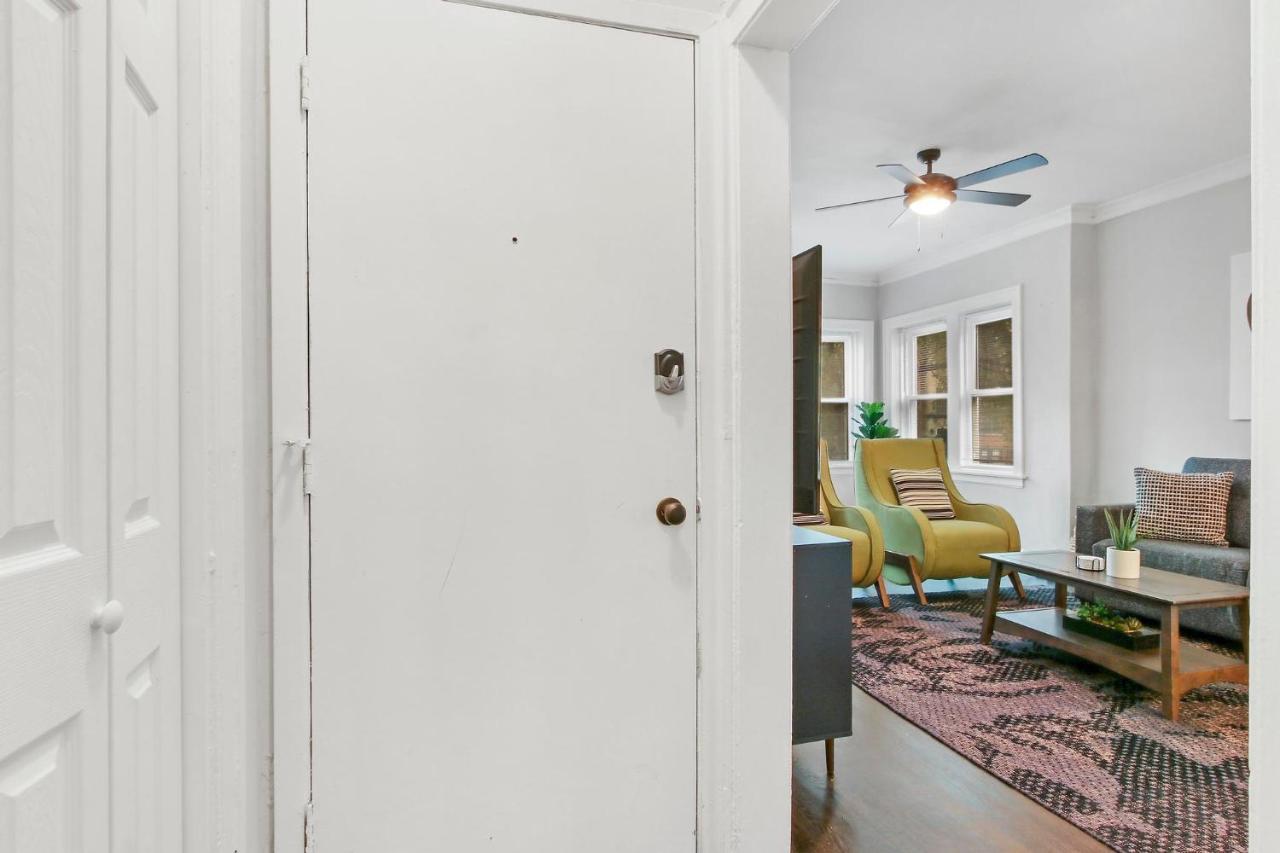 2br Comfy & Artistic Outfitted For Comfort - Francisco 1 Apartment Chicago