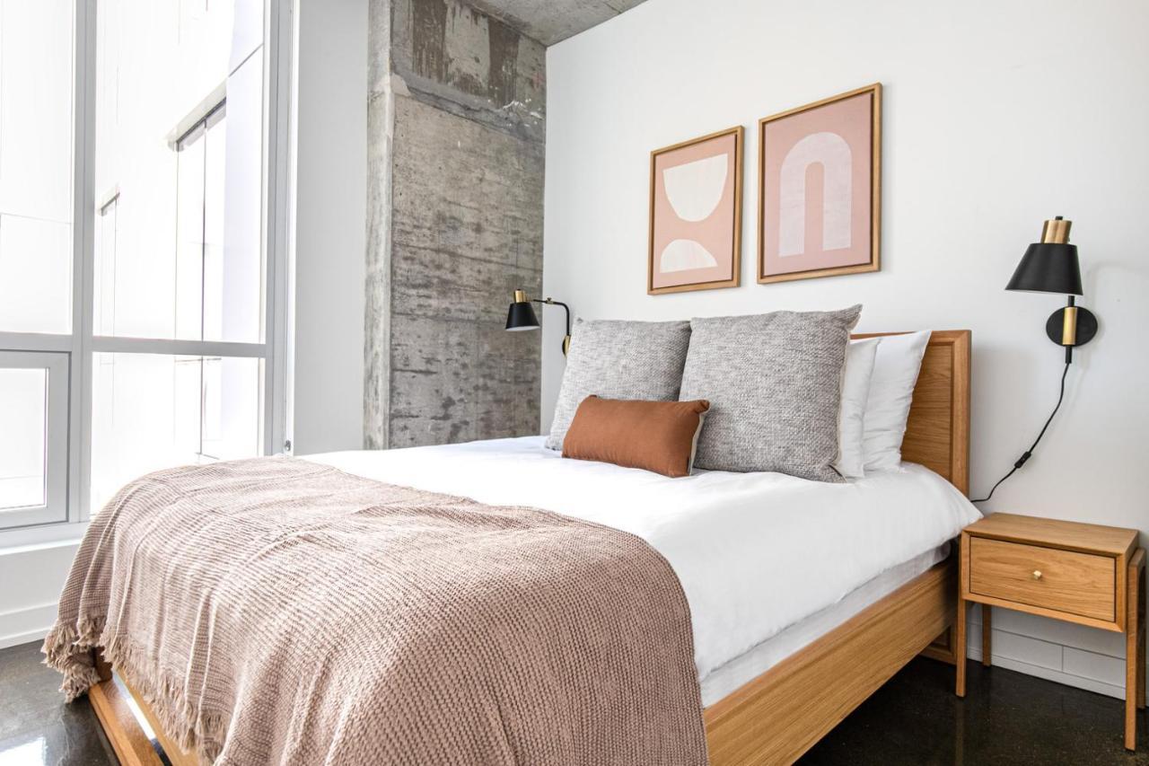 River N 1br W Gym Pool Nr L Stop Chi-361