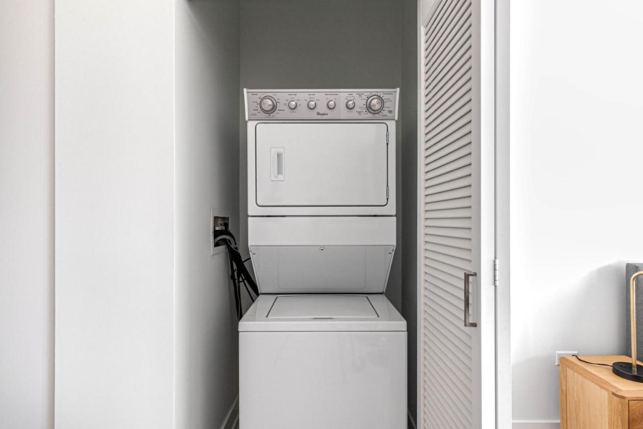 W Loop W Gym Pool Coworking Nr Uic Chi-397 *