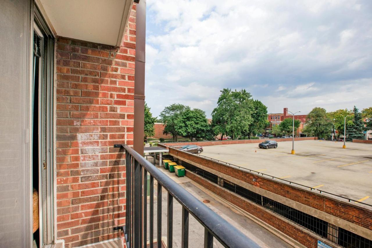 Medical District 1br W Wd Gym Nr Hospitals Chi-720 Apartment Chicago