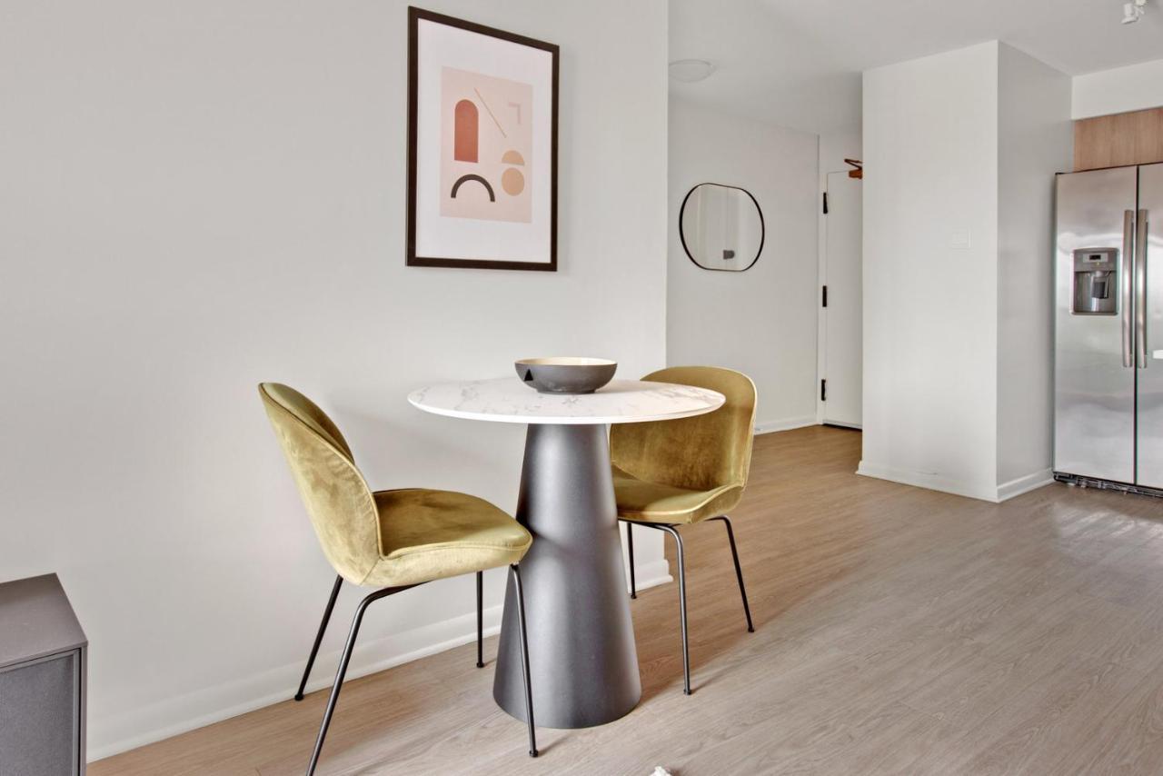 Medical District 1br W Wd Gym Nr Hospitals Chi-720 * Chicago