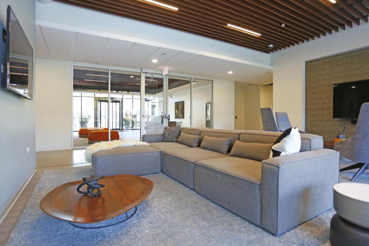 Medical District 1br W Wd Gym Nr Hospitals Chi-720 Apartment Chicago