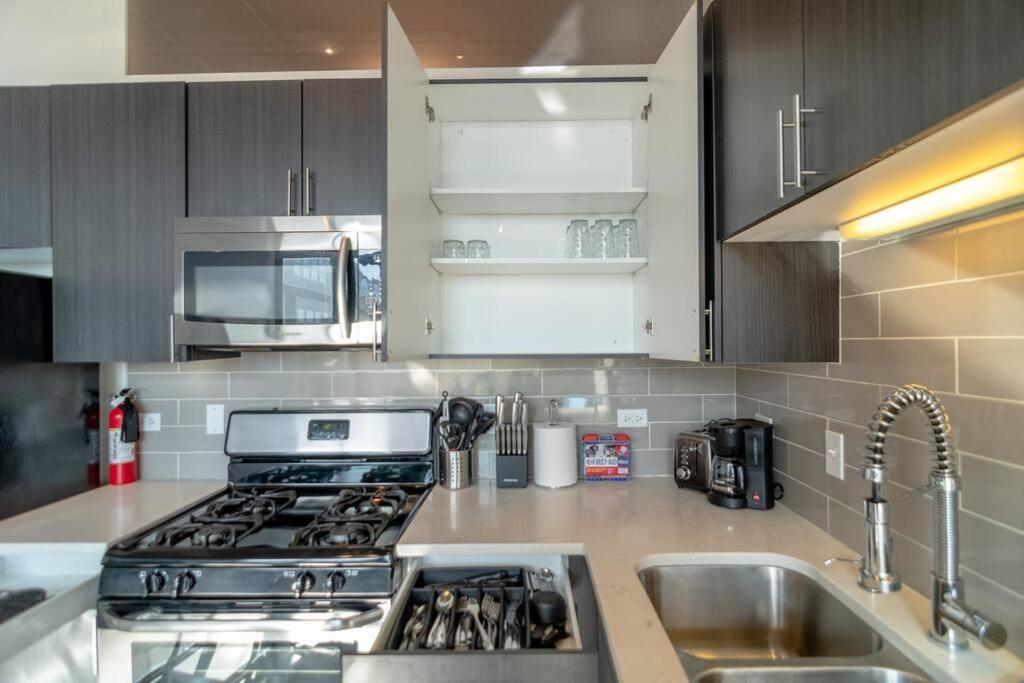 Apartment Mccormick Place Secret Oasis With Optional Parking For Up To 8 Guests Chicago