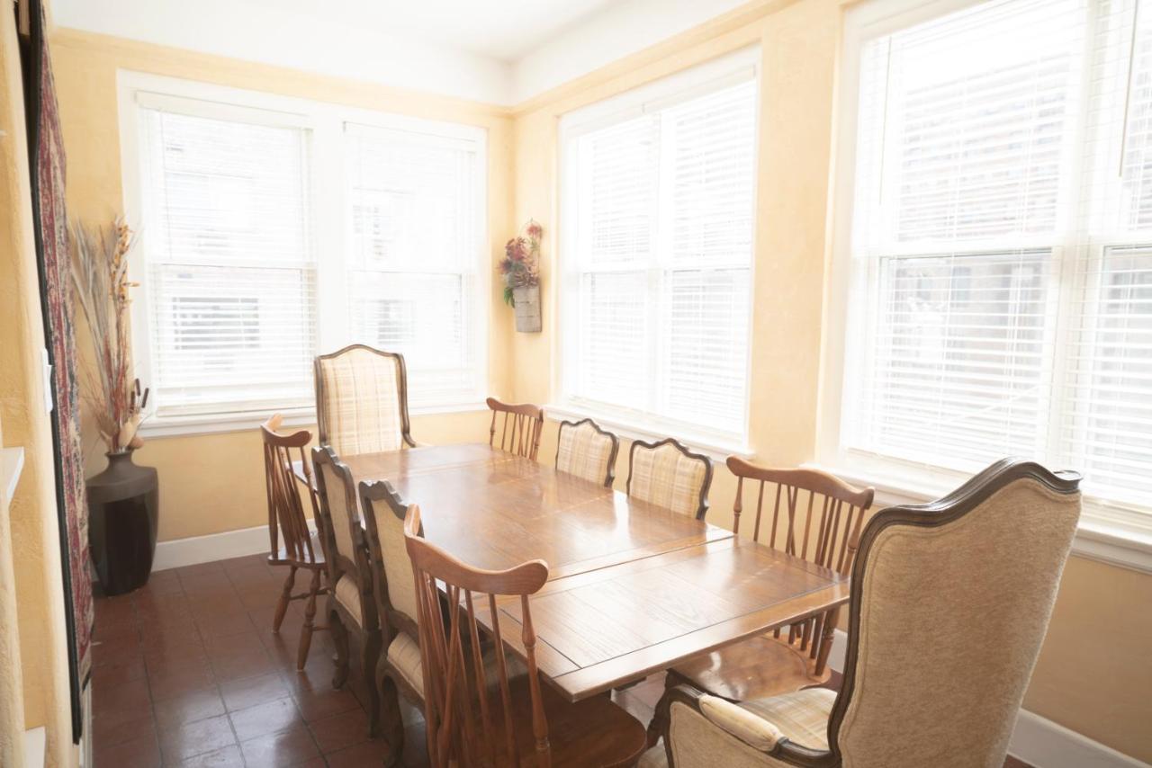 City Sleeps 10-20 Free Tv & Parking Appartement