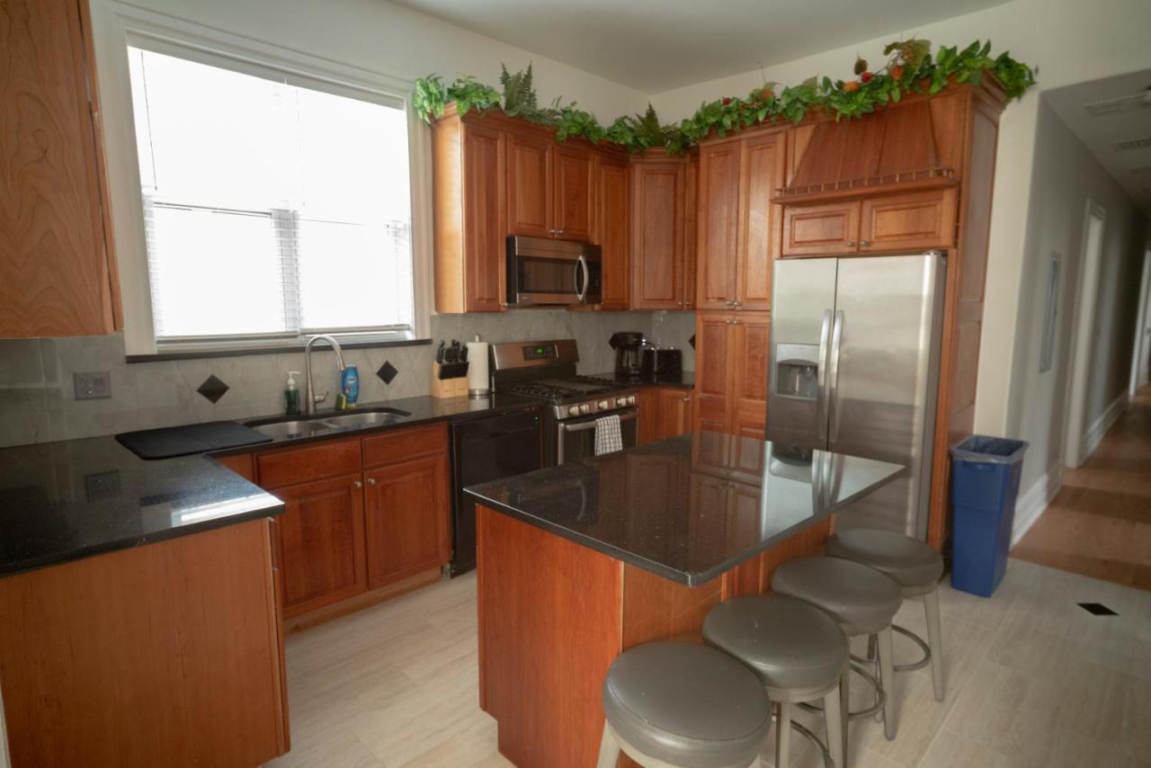 Appartement City Sleeps 10-20 Free Tv & Parking