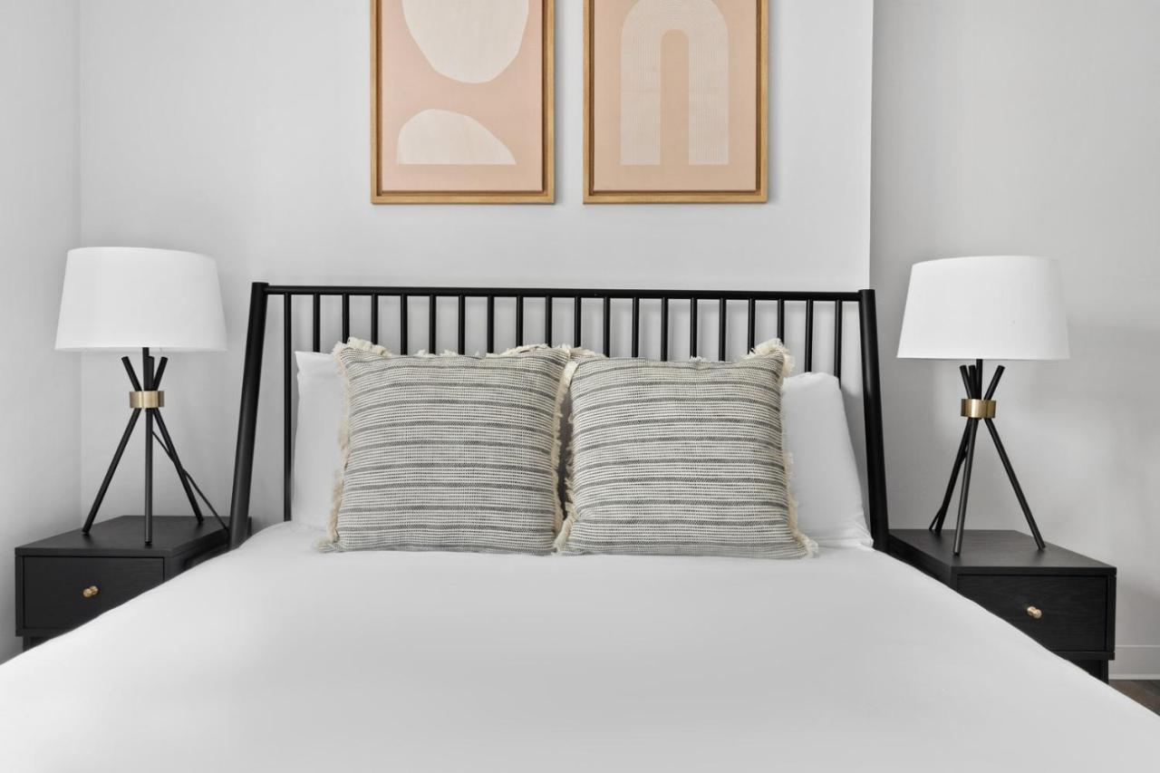 Apartment Gold Coast 1br W Deck Gym Lounge 1 Block To L Chi-650 *