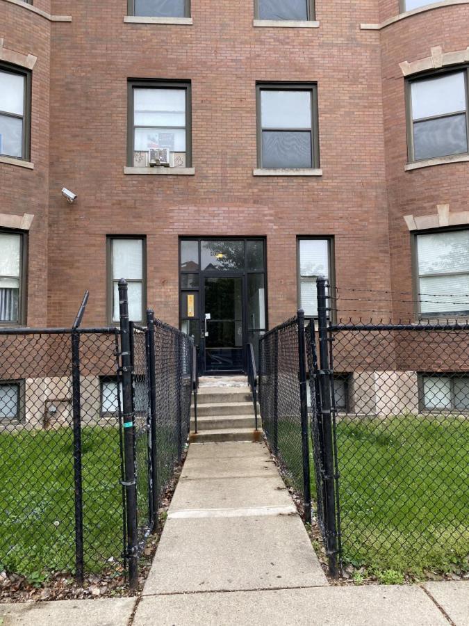 Modern 3 Bedroom Close To Downtown Apartment Chicago