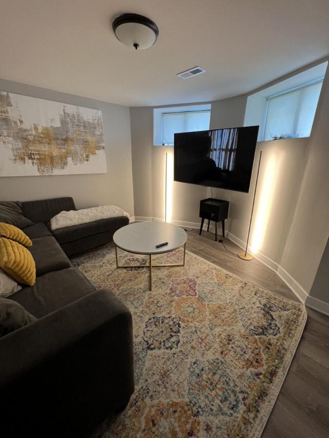 Modern 3 Bedroom Close To Downtown