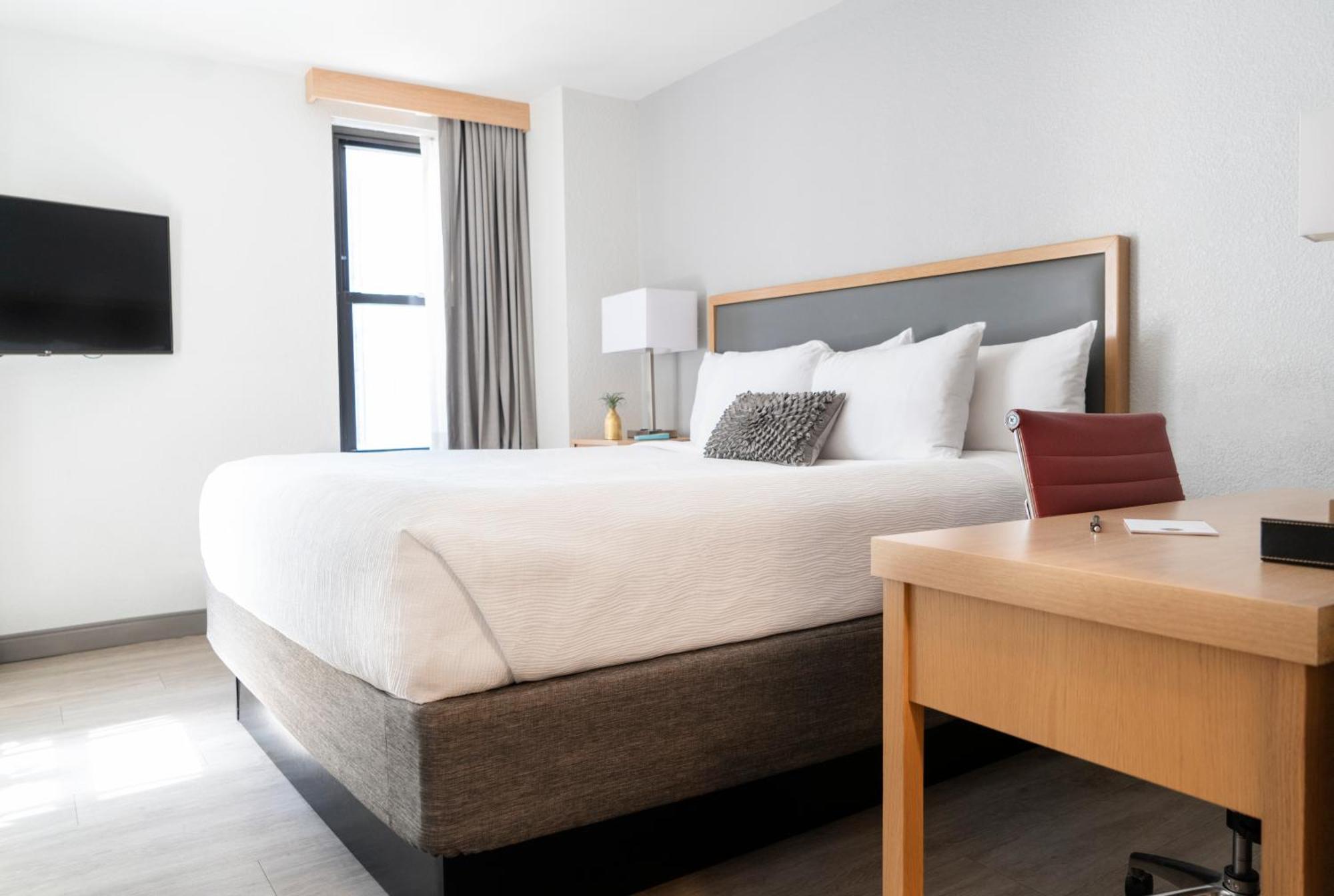 Saint Clair - Magnificent Mile 4*
