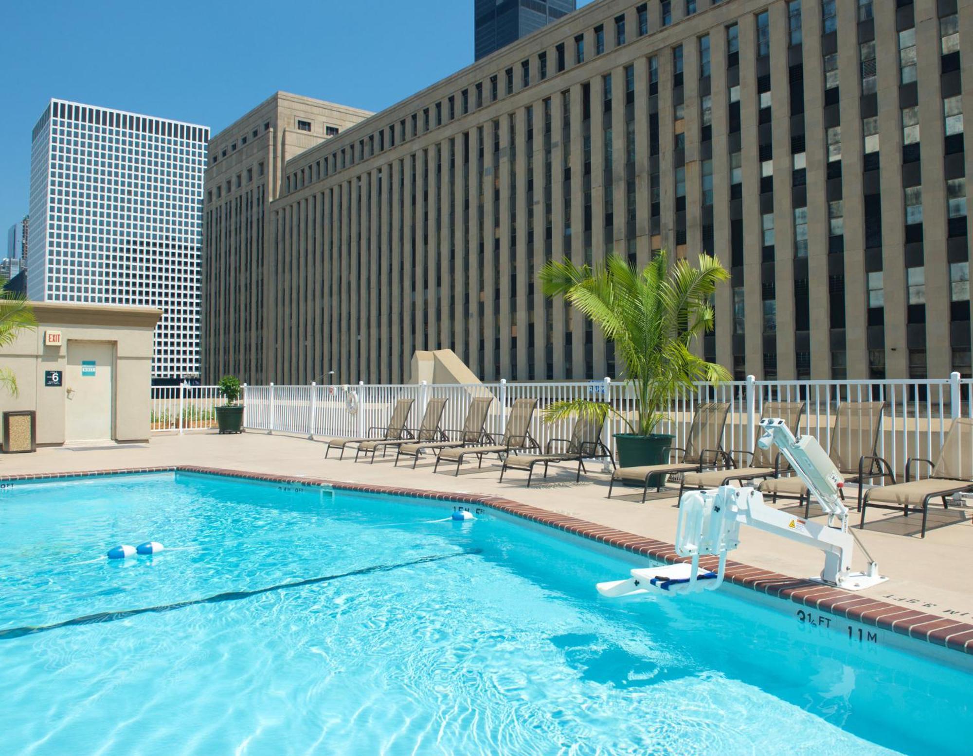 Hotel & - Downtown, An Ihg Chicago