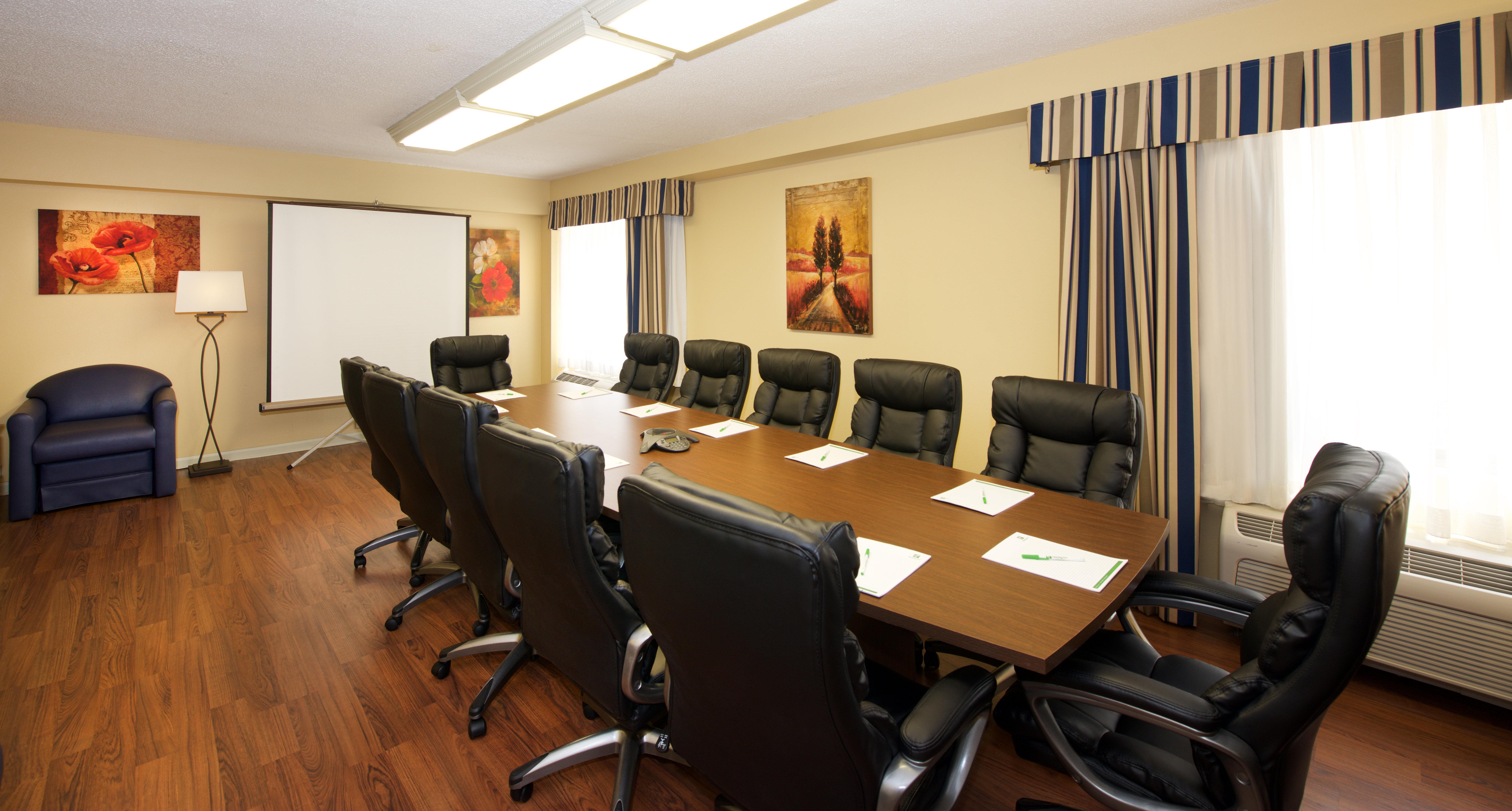 & - Downtown, An Ihg Hotel 3*