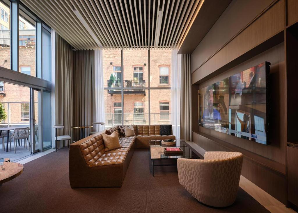 Hotel Level River North Chicago