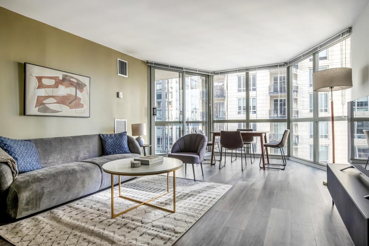 Gold Coast 1br W Gym Lounge 1 Block To L Chi-799 *