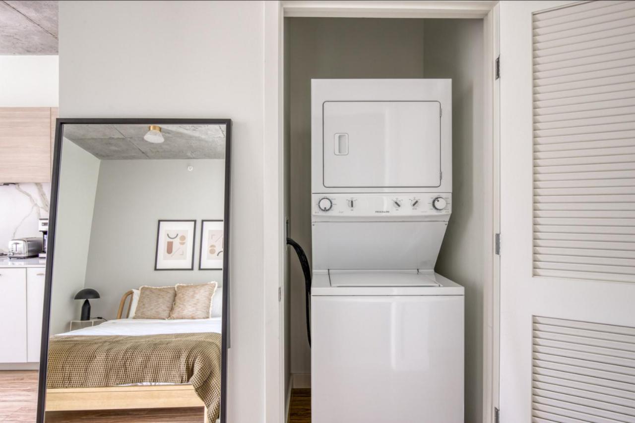 W Loop Studio W Pool Gym Lounge Nr L Chi-749