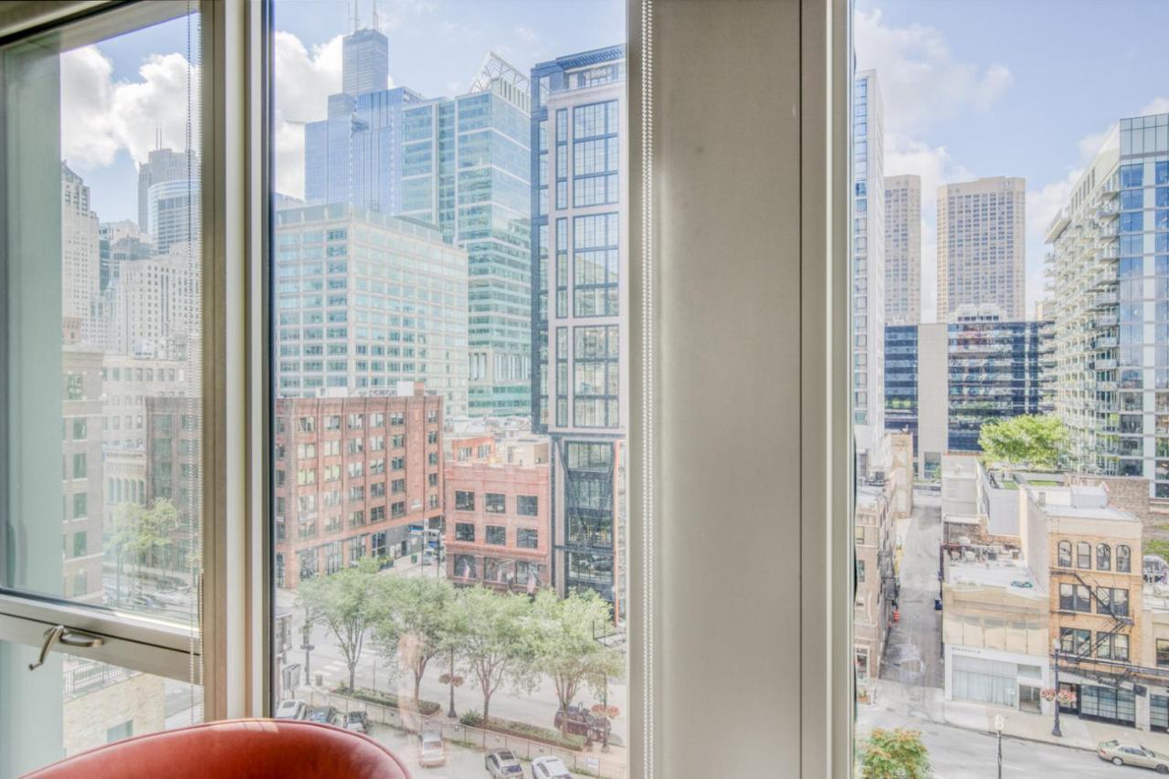 W Loop Studio W Pool Gym Lounge Nr L Chi-749 * Chicago