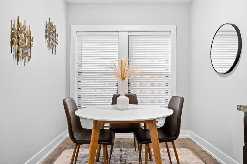 Apartment Stylish And Functional Studio Apartment - Brompton 61-66 Rep Chicago