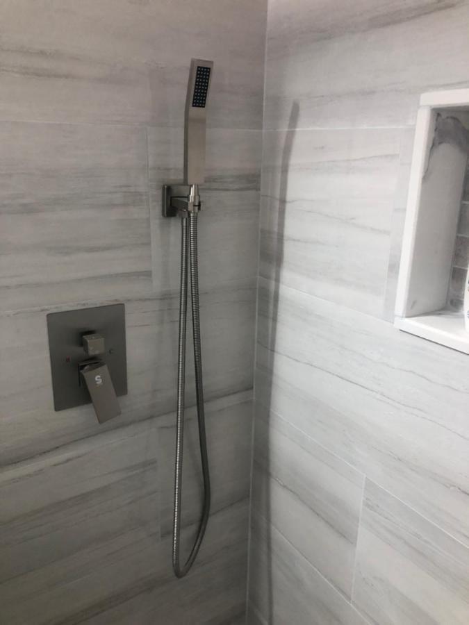 A Secluded Bedroom With A Private Full Bathroom Homestay *