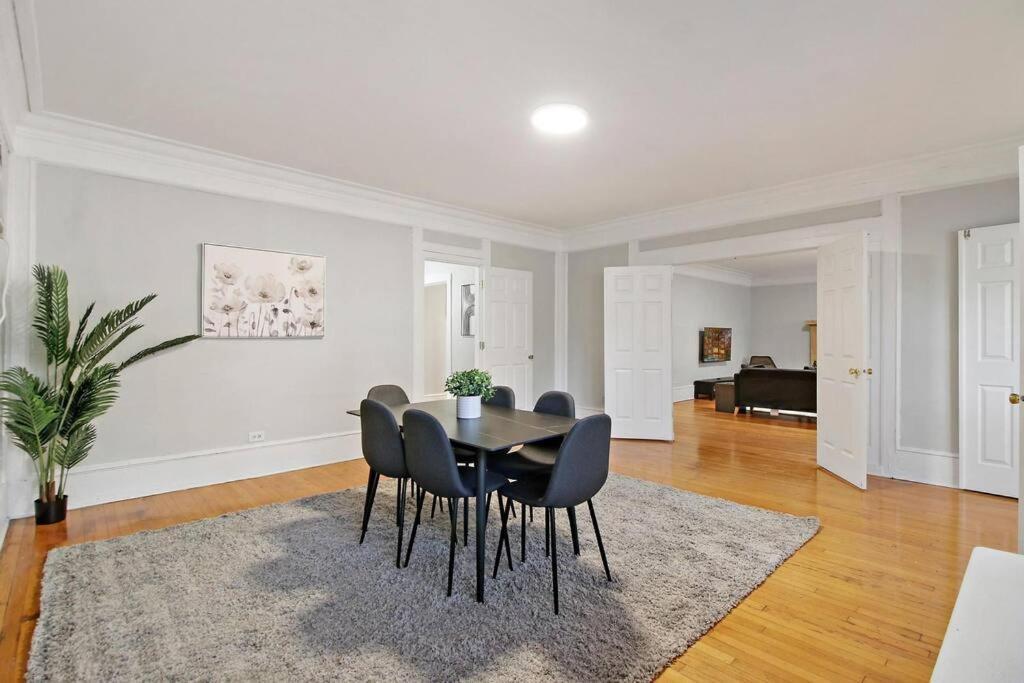 Spacious 4br Apt In Historic Hyde Park Near Beach Appartement