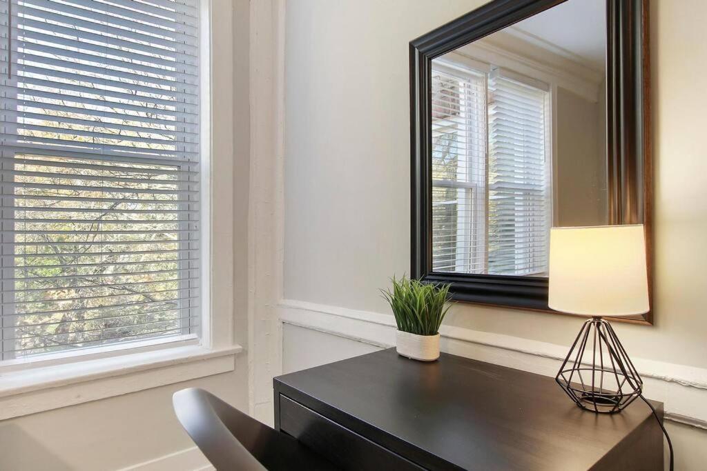 Great Location! 15 Min From Dt -historic Hyde Park Apartamento