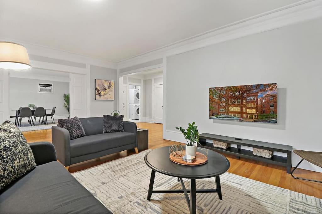 Spacious 4br Apt In Historic Hyde Park Near Beach Appartement Chicago