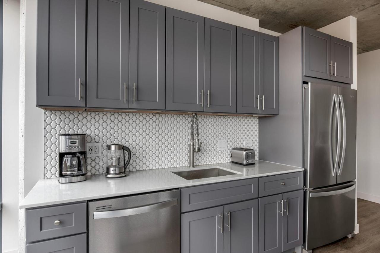 Apartment Lakeview 2br W Gym Grills Nr Lakefront Trail Chi-985