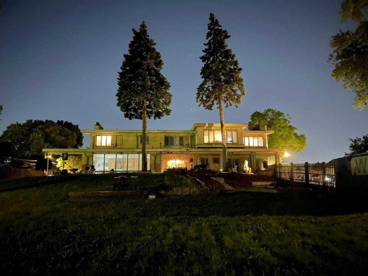 Pill Hill Mansion Hostel *