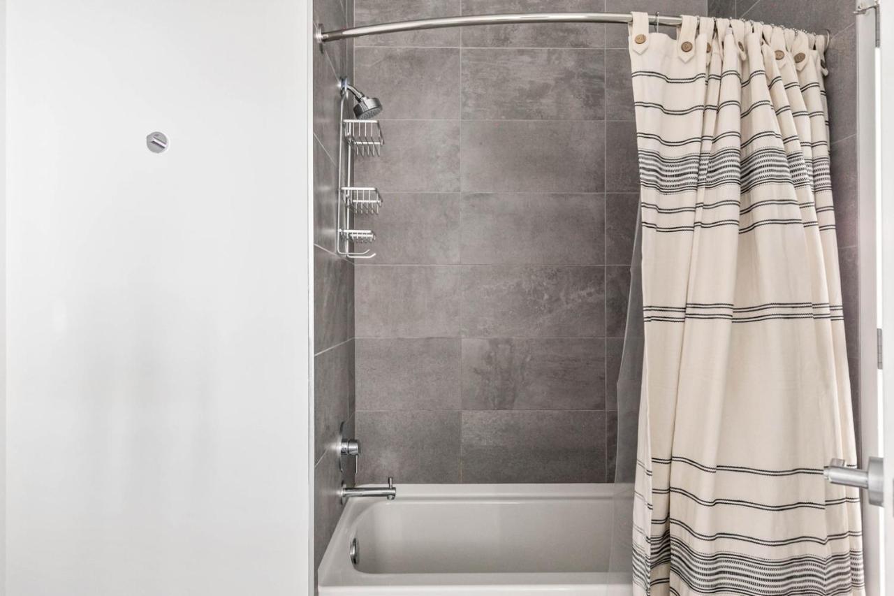 River N 1br W Gym Pool Lounge Nr L Chi-817 Apartment
