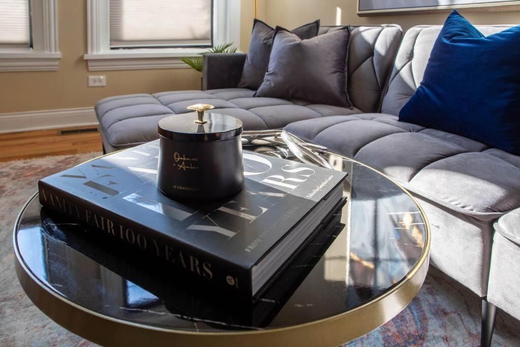 Getaway In The Heart Of Pilsen Apartment