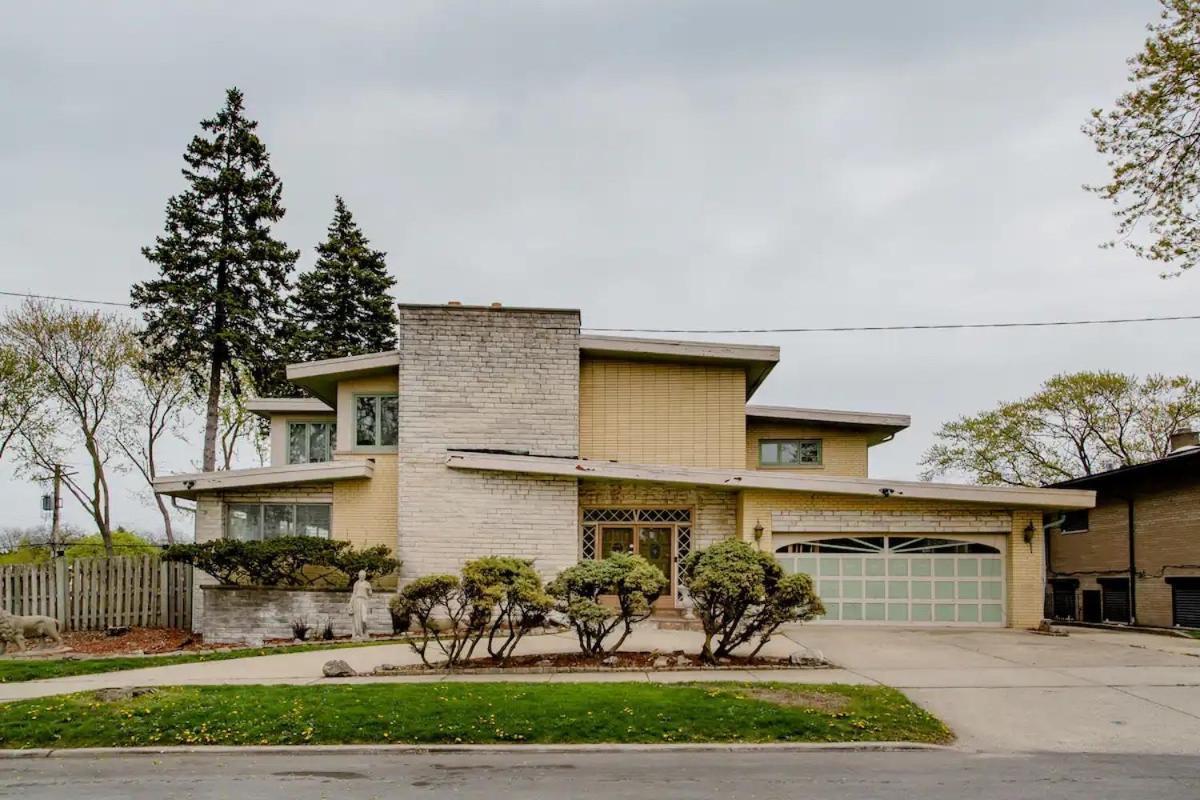 Pill Hill Mansion Hostel