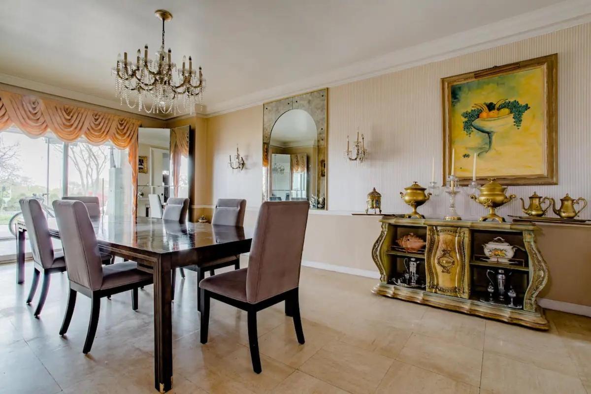 Pill Hill Mansion * Chicago