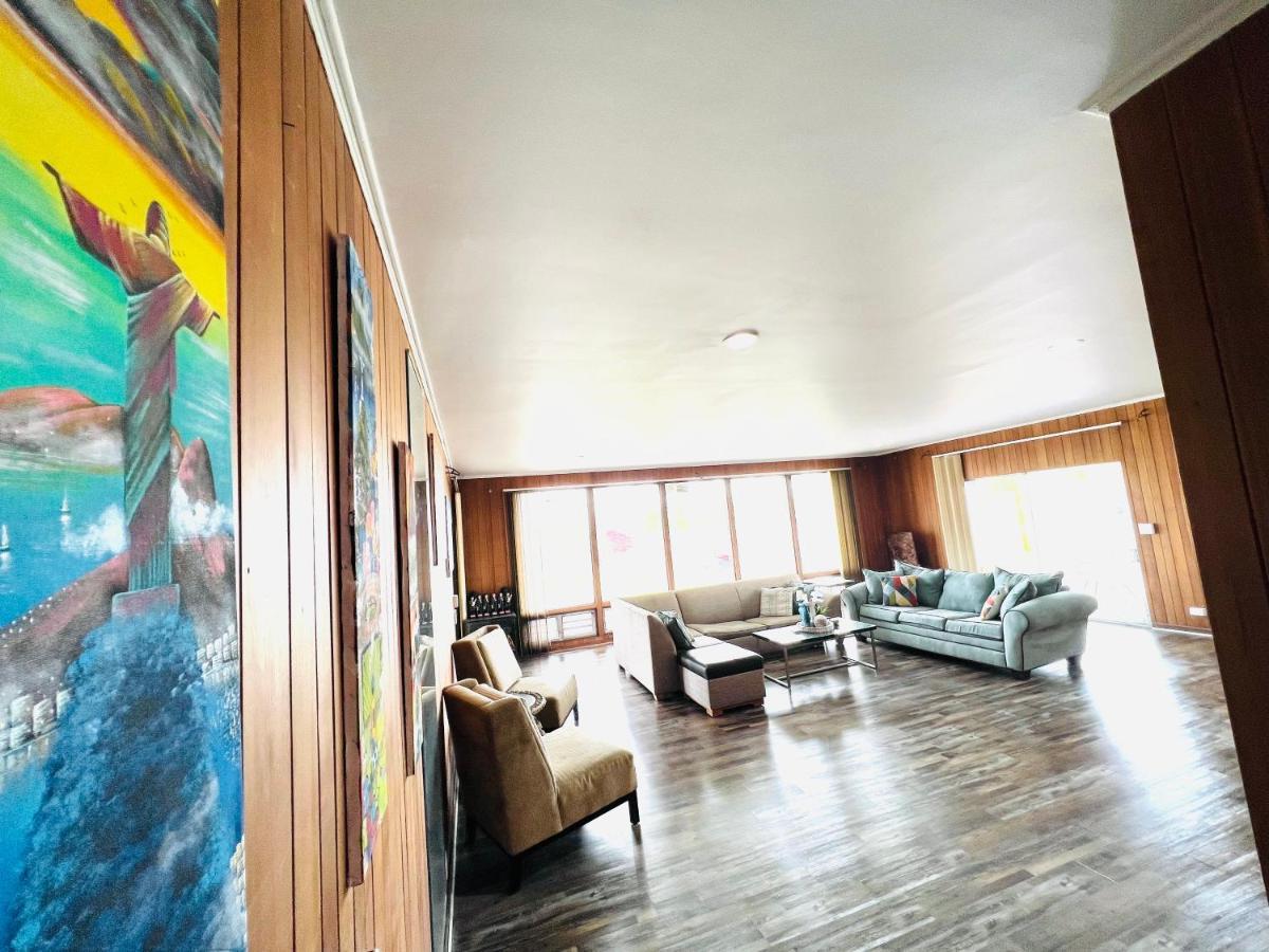 Pill Hill Mansion Hostel Chicago