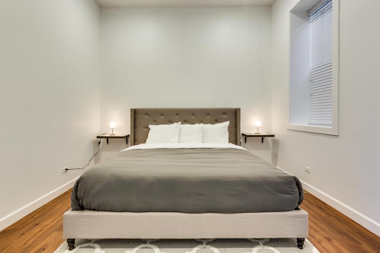 Apartment Converted Store Front Lets Live Like A Local In The Heart Of It All! *