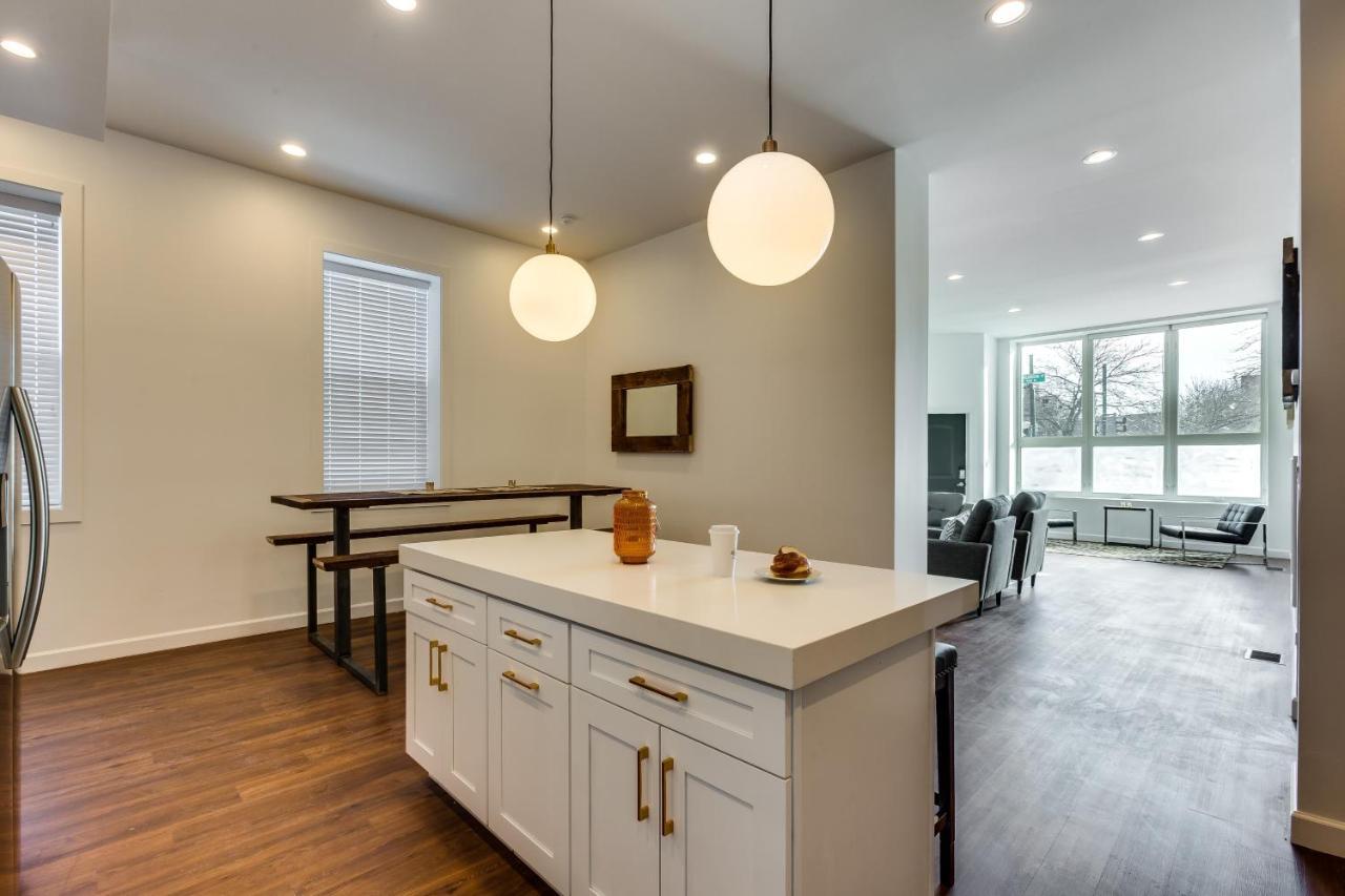 Apartment Converted Store Front Lets Live Like A Local In The Heart Of It All!