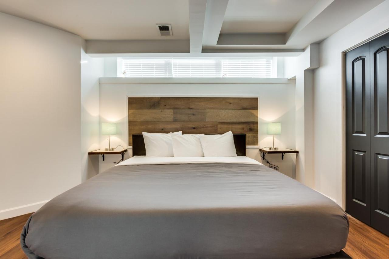 Converted Store Front Lets Live Like A Local In The Heart Of It All! * Chicago