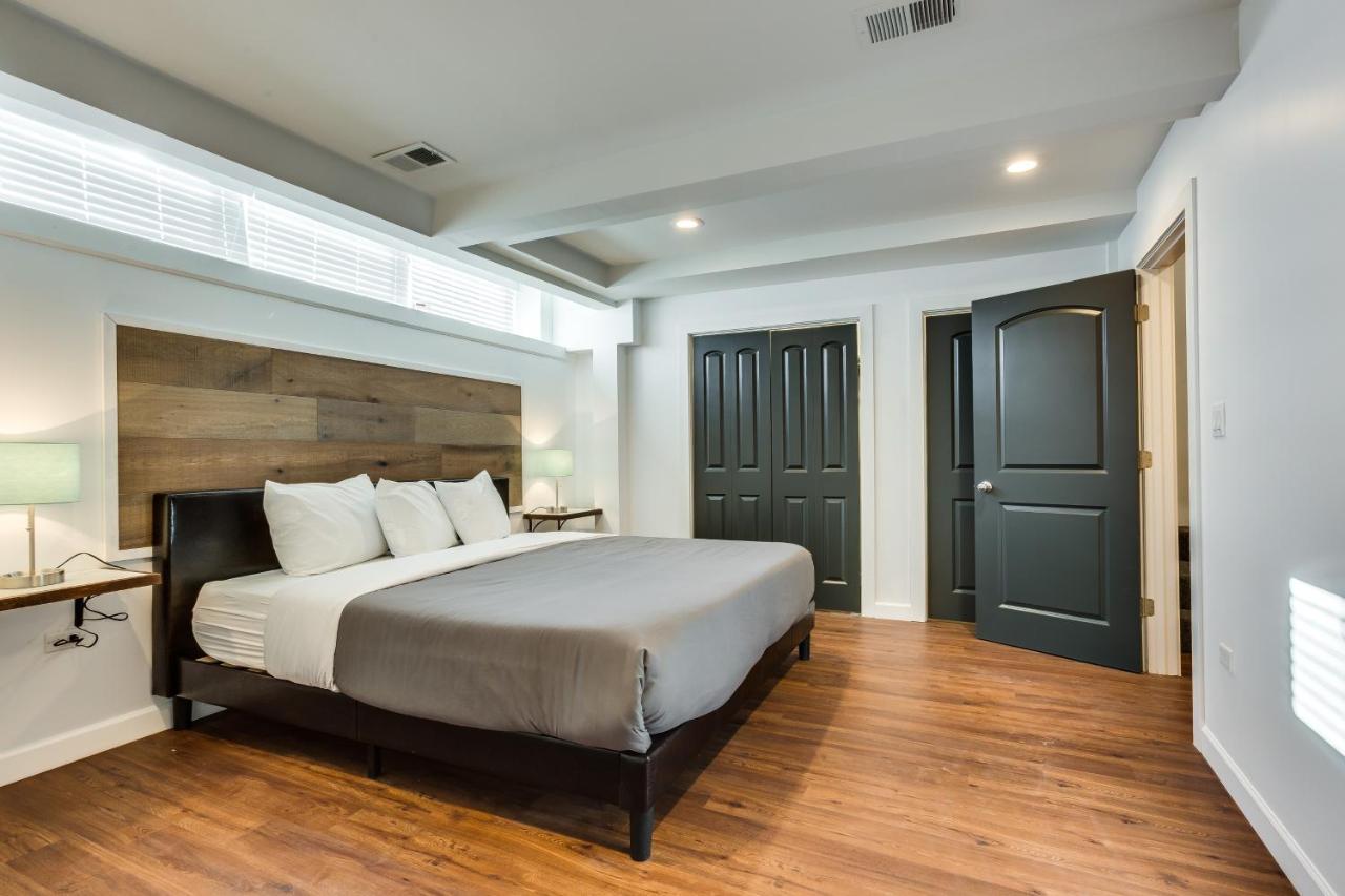 Converted Store Front Lets Live Like A Local In The Heart Of It All! Apartment *