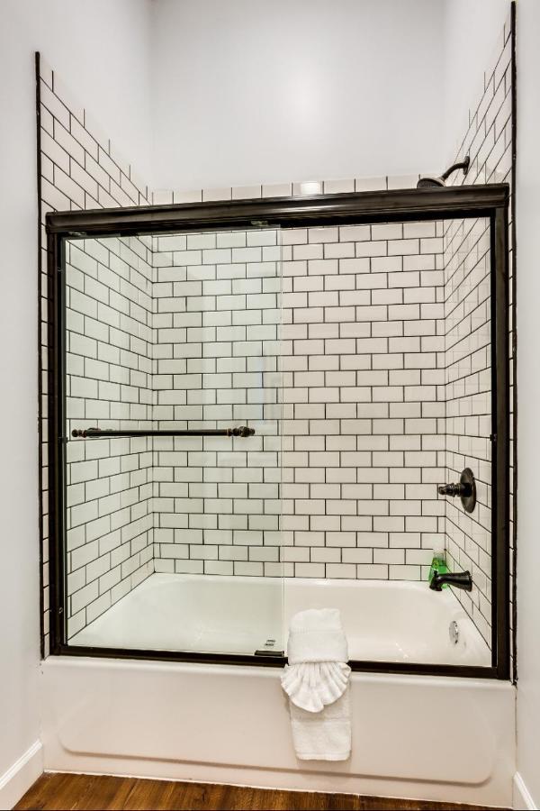 Converted Store Front Lets Live Like A Local In The Heart Of It All!