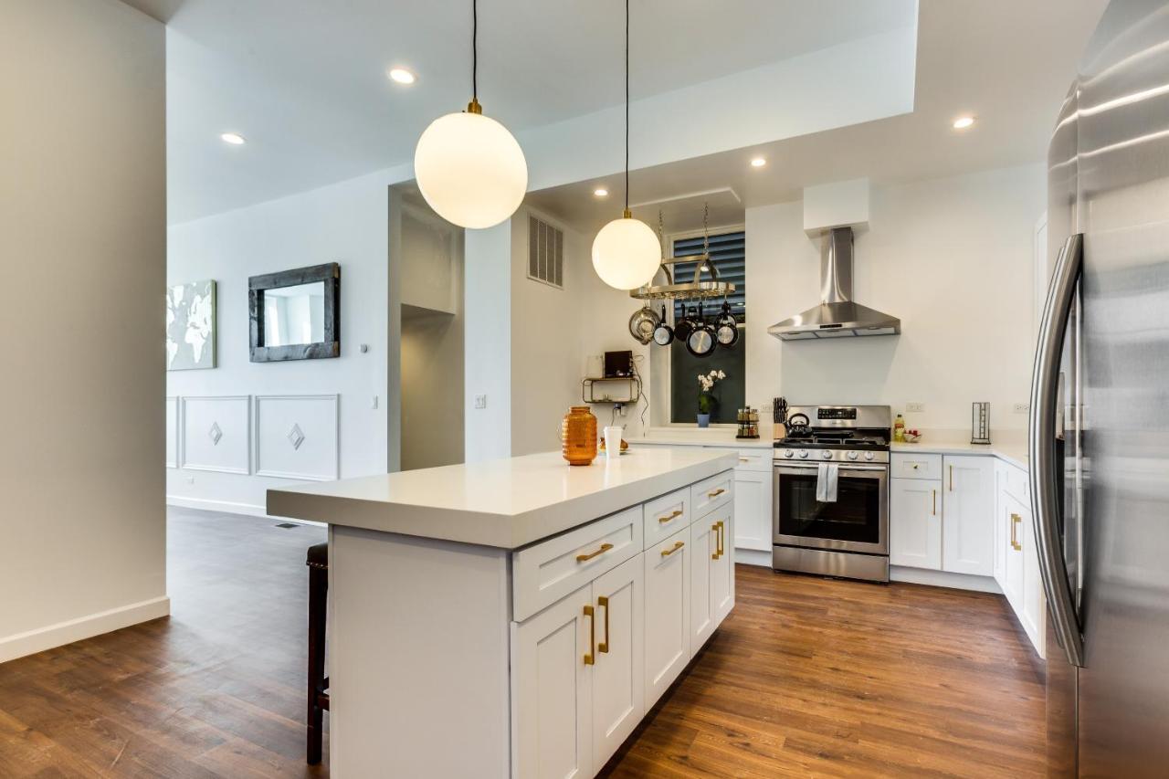 Converted Store Front Lets Live Like A Local In The Heart Of It All! *