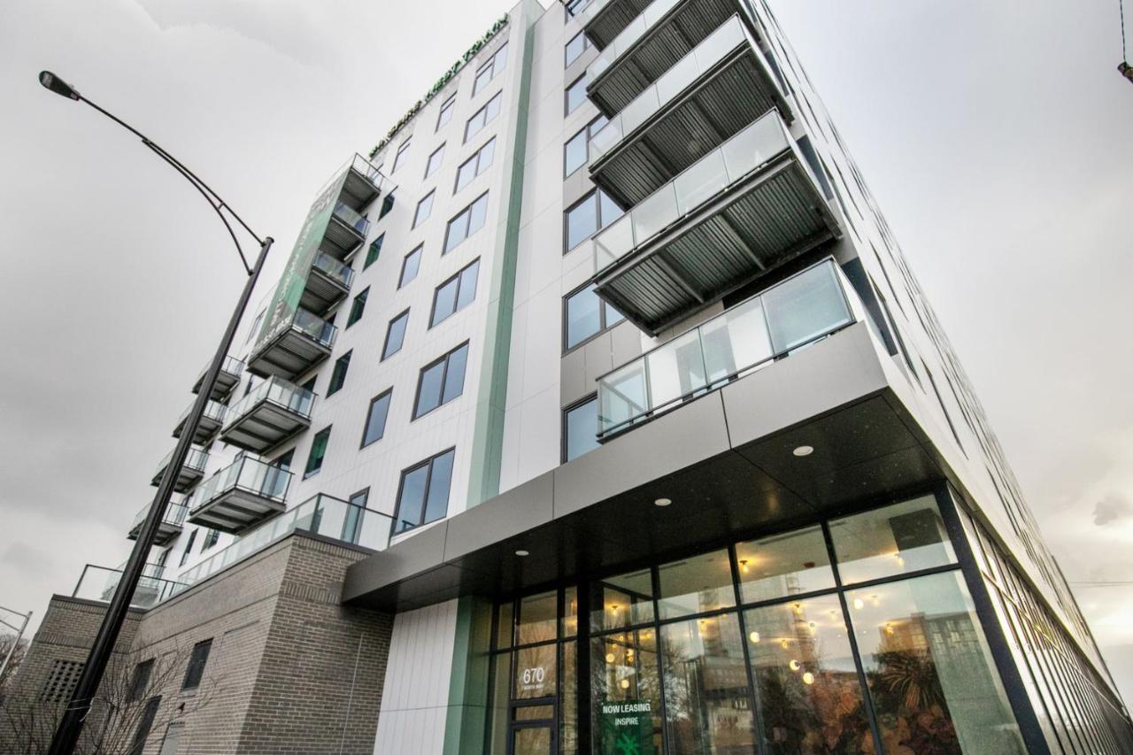 West Town 1br W Outdoor Sky Terrace Nr L Stop Chi-1026 * Chicago