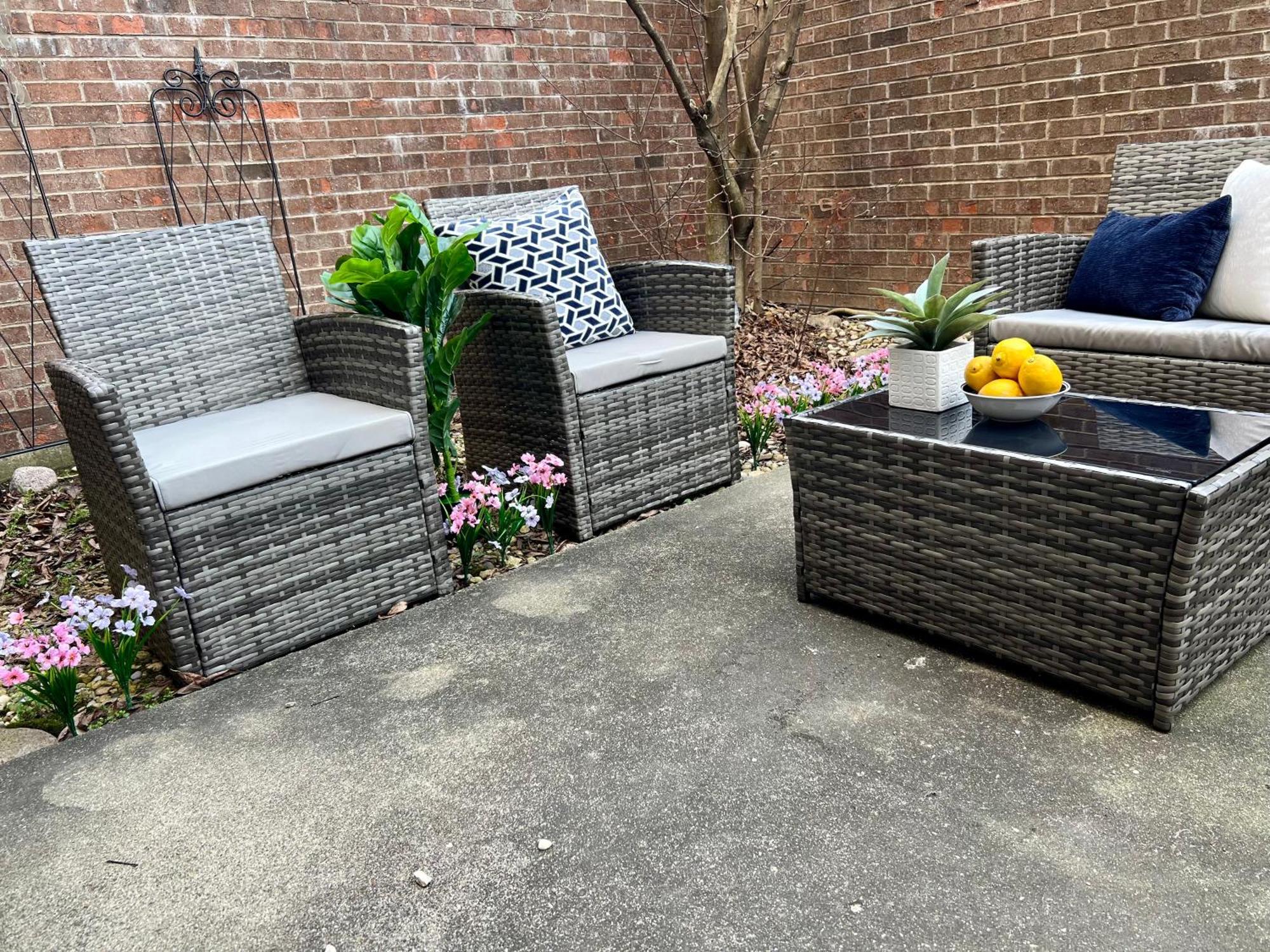 4 Bedroom In Location Parking Fireplace Back Yard Pets Welcome *