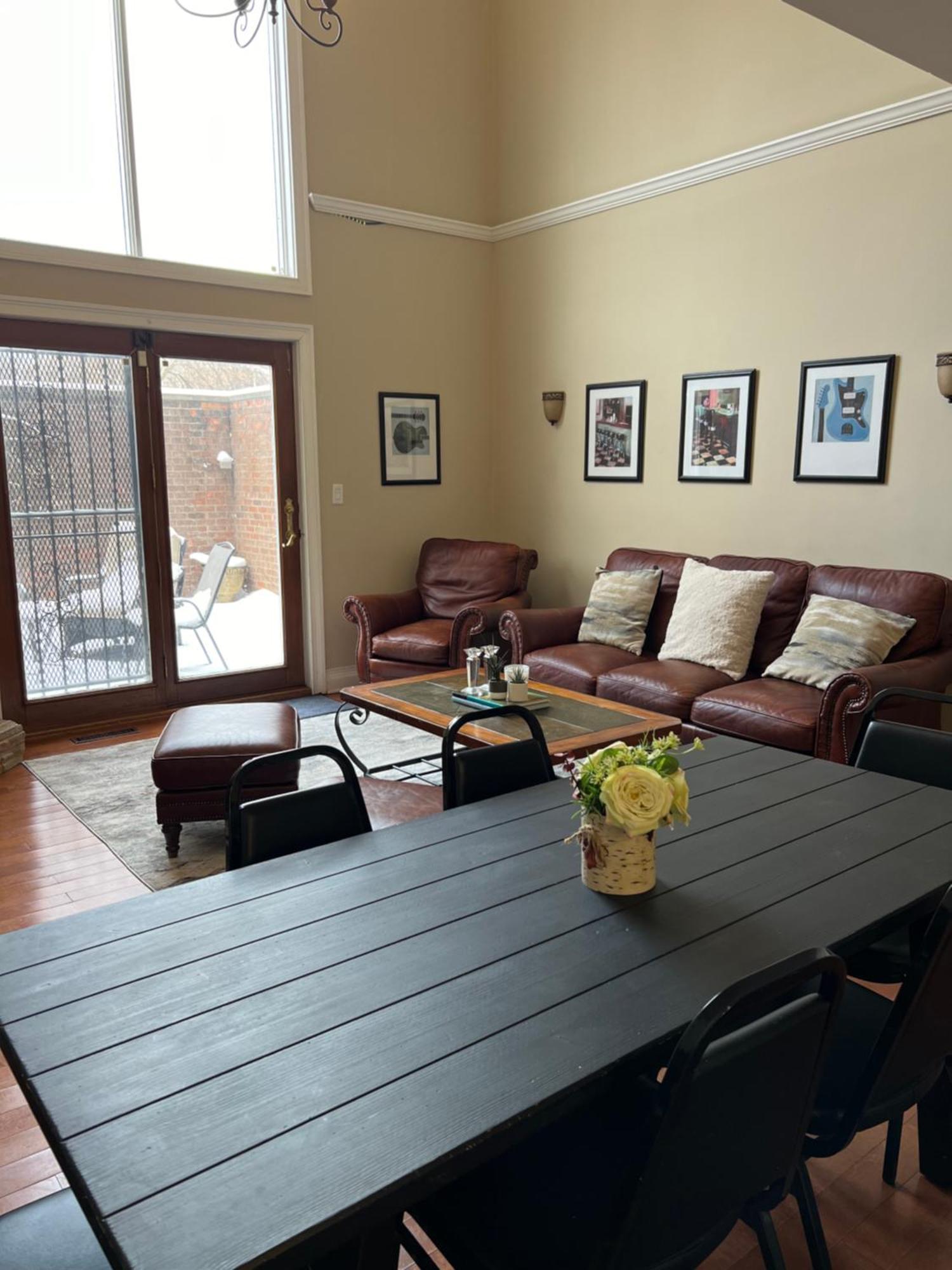 4 Bedroom In Location Parking Fireplace Back Yard Pets Welcome Holiday home Chicago