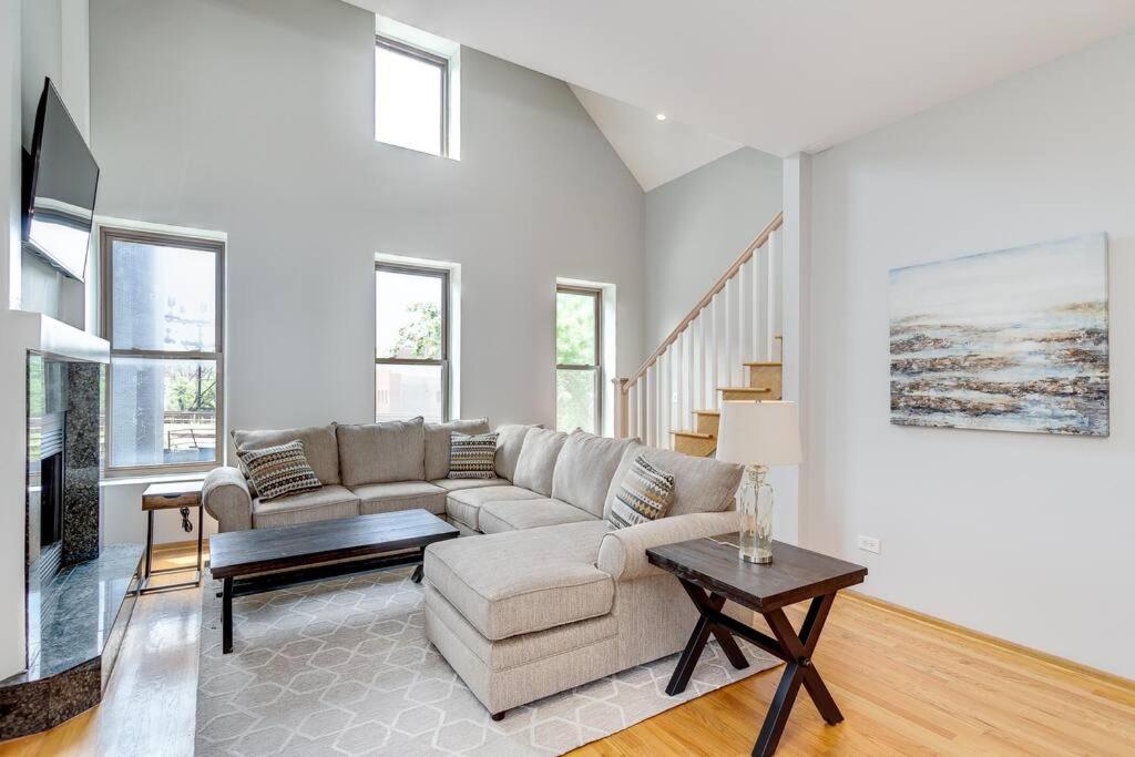 Stunning 2 Floor Penthouse Downtown