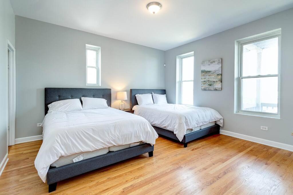 Apartment Stunning 2 Floor Penthouse Downtown