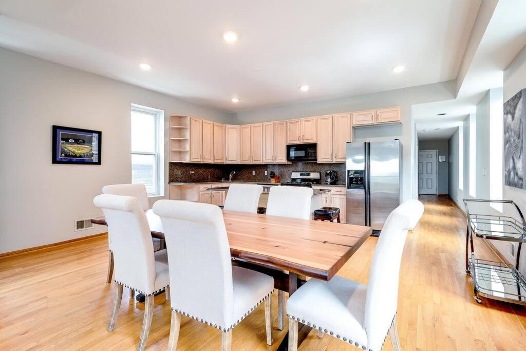 Stunning 2 Floor Penthouse Downtown