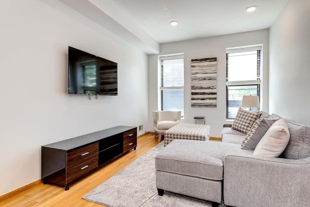 2 2 Floors In Downtown