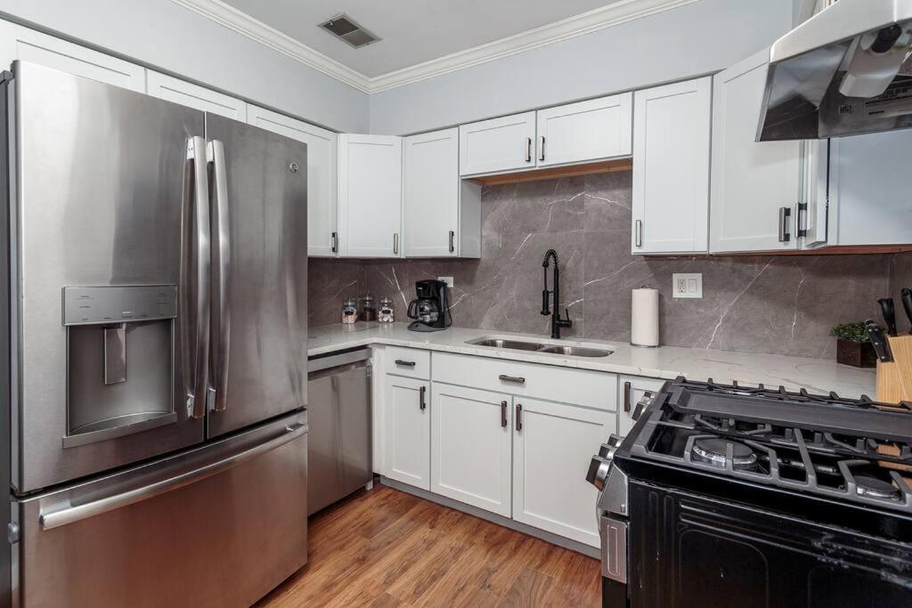 Mtm Fully Furnished In Old Town - 2 Beds Apartment Chicago